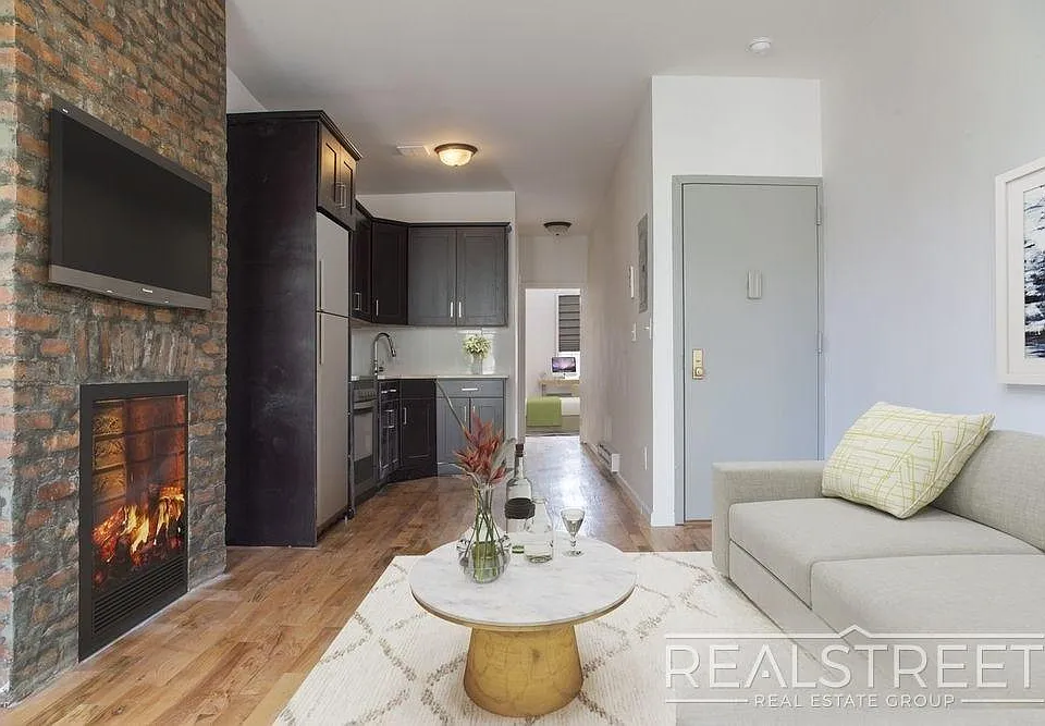 106 Moore St #2R