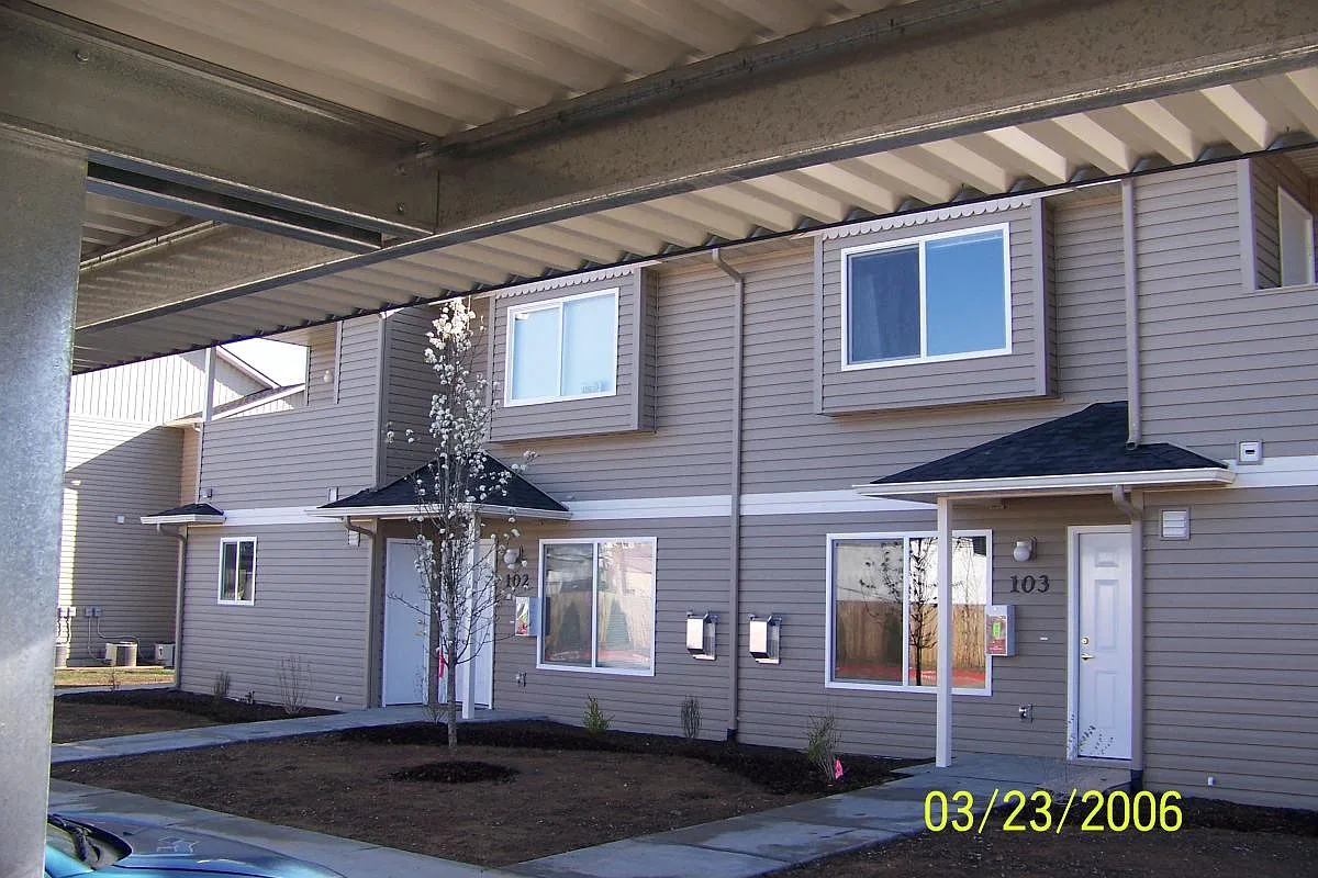 2 bed, 1.5 bath, $1,400 — Photo 1