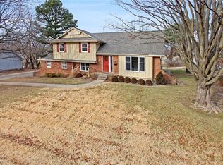 6700 W 85th Ter, Overland Park, KS 66212