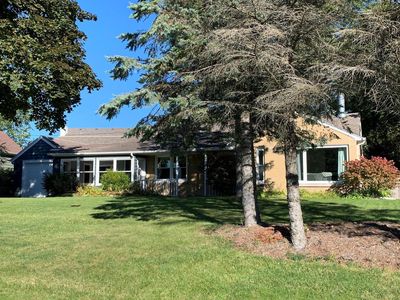 218 Park Crest Dr, Thiensville, WI, 53092