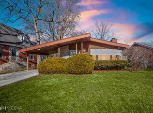 2049 Hagen Ln, Flossmoor, IL 60422