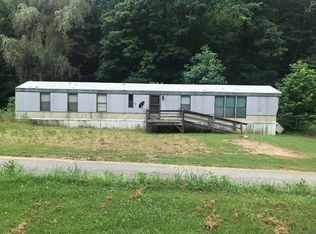 293 Ora Stevens Rd, Sandy Hook, KY 41171