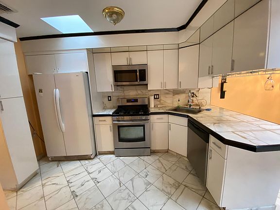3rd image of 2080 E 65th St Floor 2