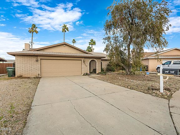 4th image of 3920 W Sahuaro Drive