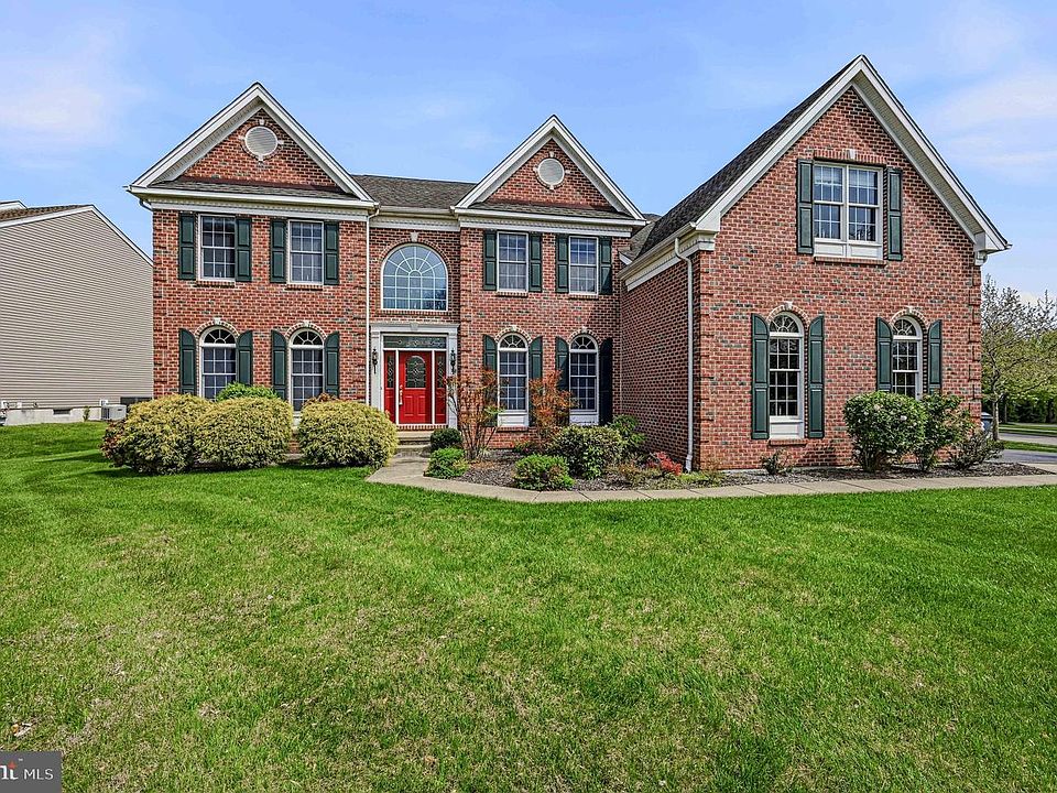 1st image of 211 Audubon Dr