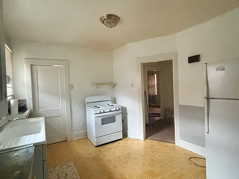 2923 Mattern Ave #2 — Photo 9