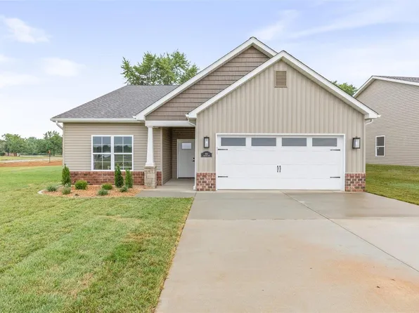 601 Dogwood Ln, Farmington, MO 63640