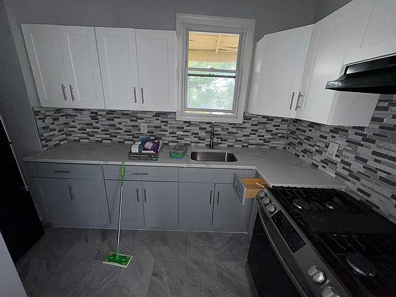 2nd image of 267 Goldsmith Ave #6D