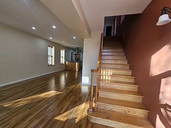 3rd image of 1404 N Bosworth Ave APT 2