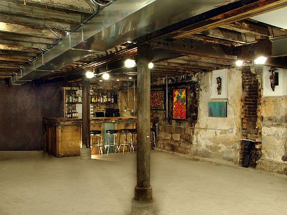 2nd image of 1030 N Milwaukee Ave
