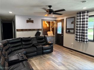 678 High Bridge Rd, Vermilion, OH 44089