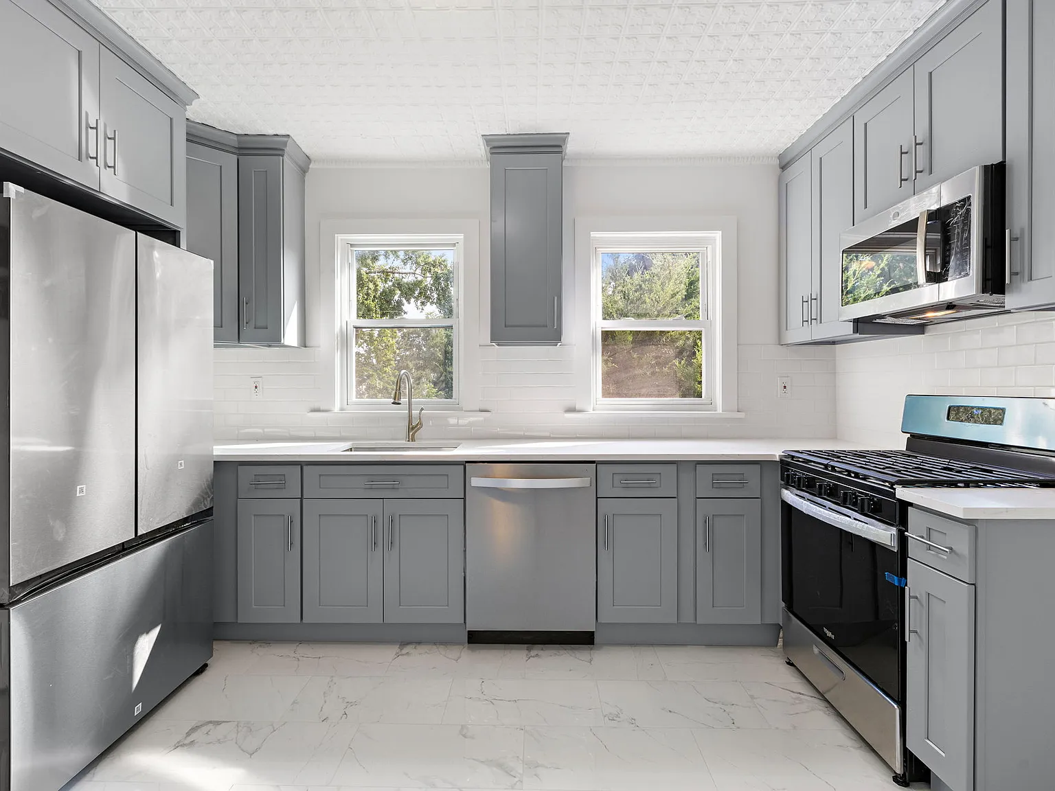 2 bed, 1000 sqft, $2,550 — Photo 1