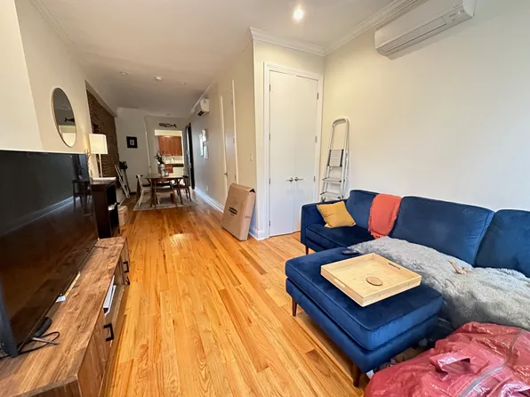 392 15th Street image 1 of 13