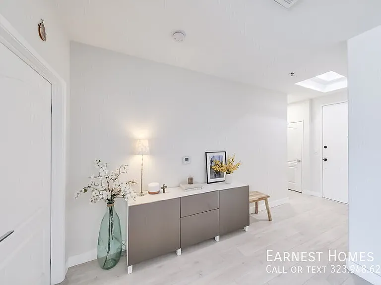 4348 Mammoth Ave #303 — Photo 6