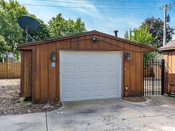 5th image of 121 Winona Dr