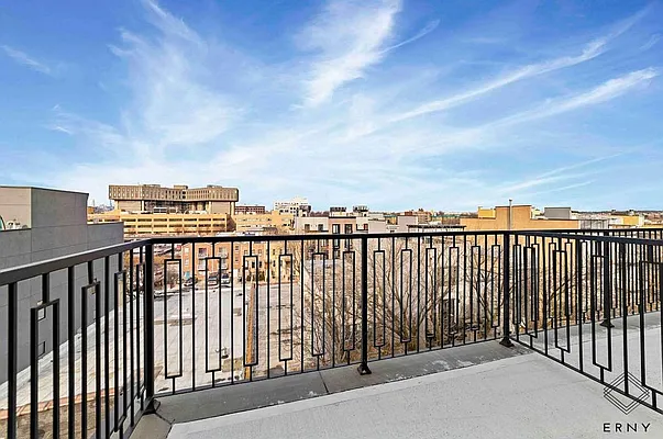 Rented by ERNY LLC | media 12