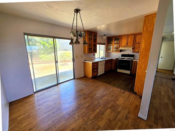 4th image of 3830 Polly Ln