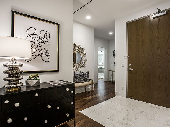 Foyer - Entry