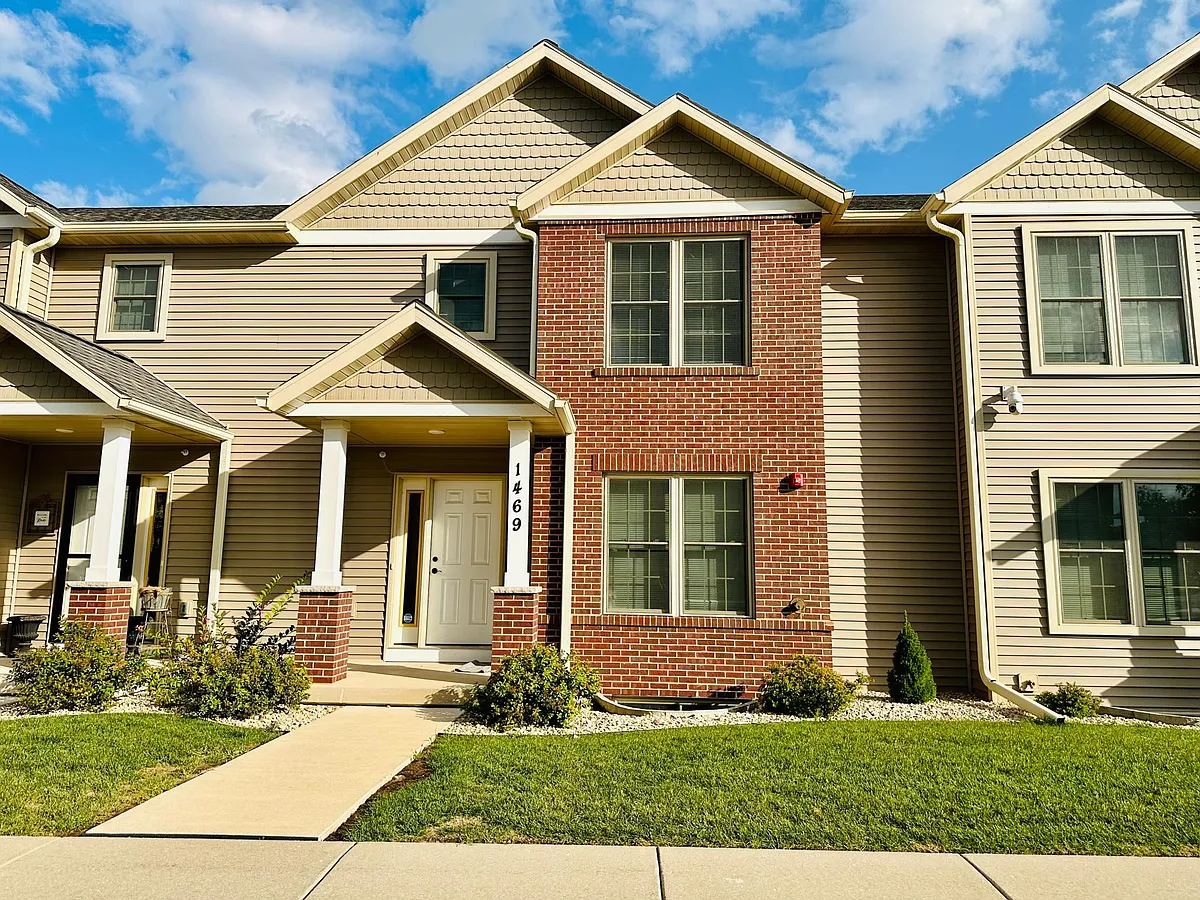 Building Photo - 1469 Smithfield Dr