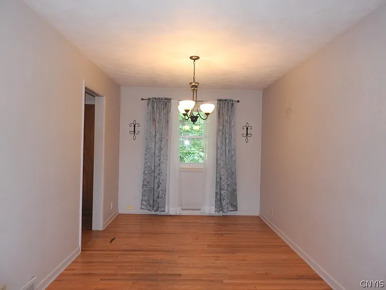 504 Hillsboro Pkwy — Photo 4