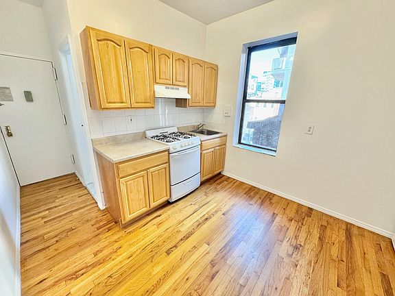 2nd image of 360 W 15th St #301