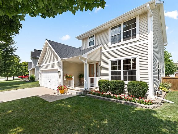 2nd image of 735 SE Melrose Dr