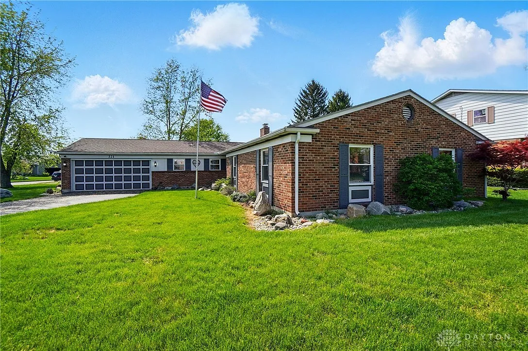 321 Winterset Dr photo 1