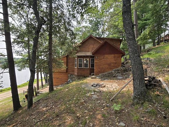 3rd image of 8760 Lake Shore Trl