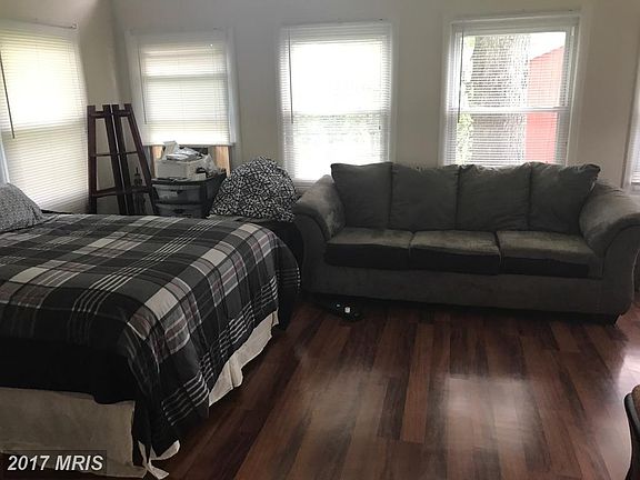 3rd image of 1202 N Sterling Blvd