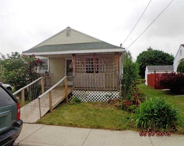 1st image of 411 Hill Ave