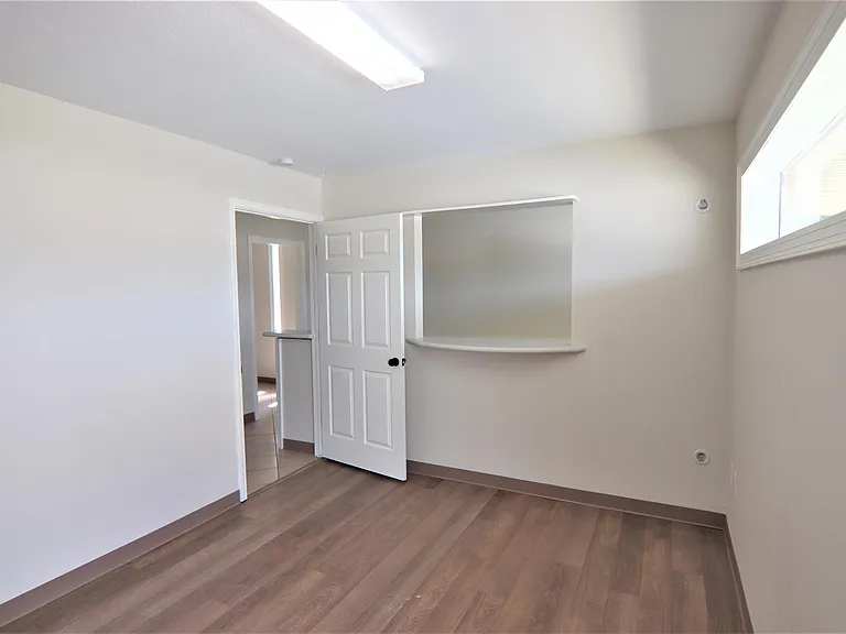 1037 S Main St #1 — Photo 3