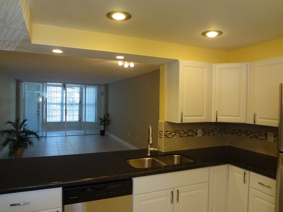 1st image of 1351 NE 191st St APT 113
