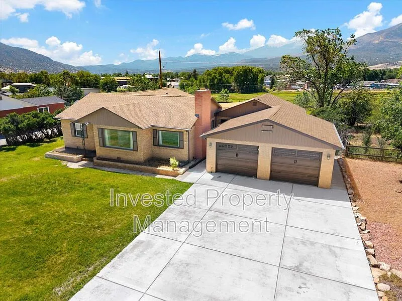413 Poncha Blvd
