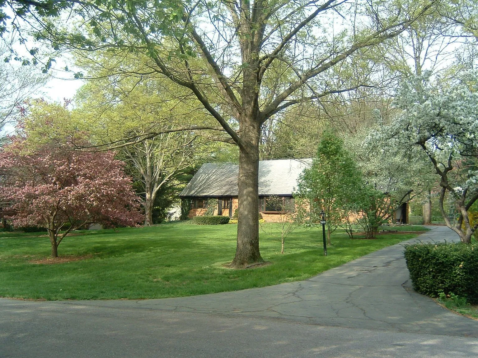 7960 Englewood Rd photo 1