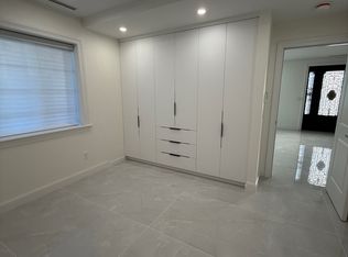 1717 166th St FLOOR 1, Whitestone, NY 11357
