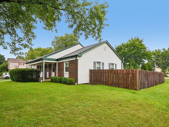 3rd image of 930 Dorncliff Ln