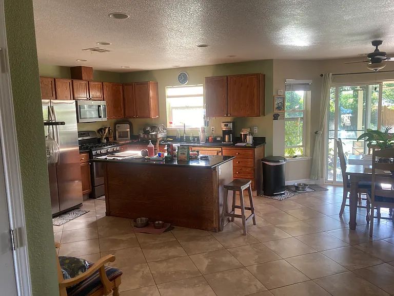 150 S Corinth Ave — Photo 7