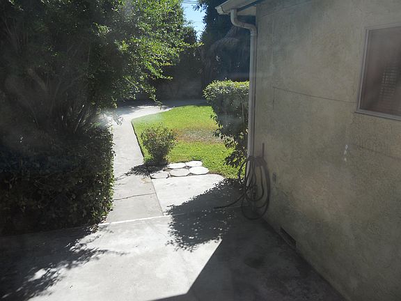 4th image of 3569 N Arrowhead Ave