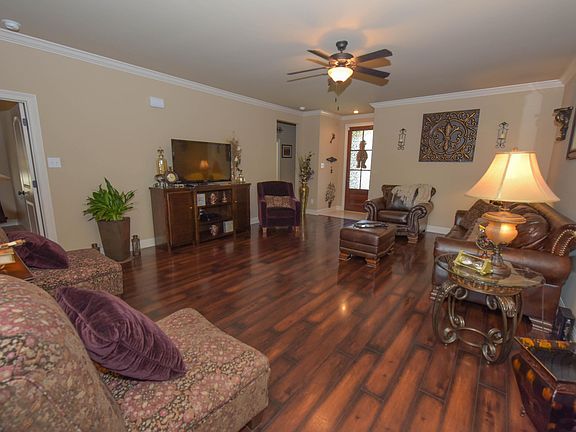 5th image of 225 Wisteria Bend Cir