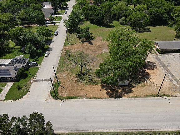 3rd image of 701 Fair Ave