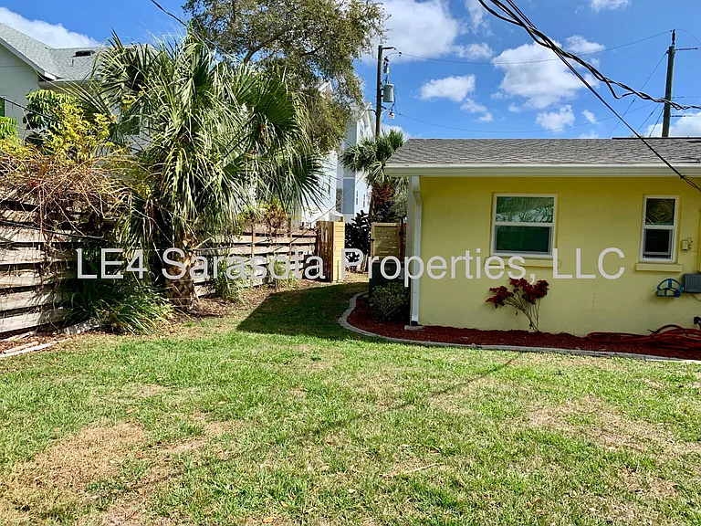 536 Lafayette Ct — Photo 11