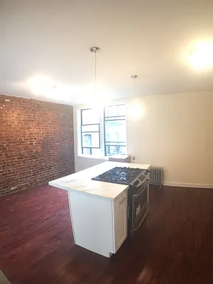 Rented by Bohemia Realty Group | media 29