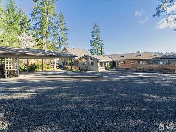 4th image of 3451 E Pickering Road