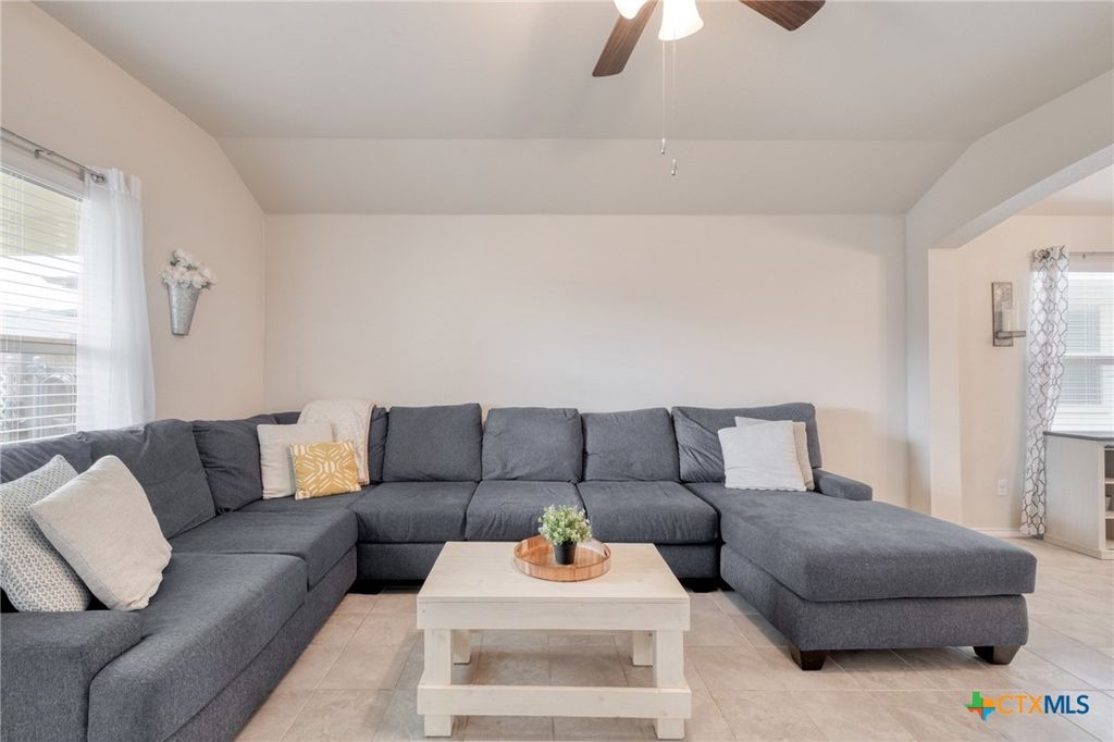 204 Taggart Trl, Jarrell, TX - View 5
