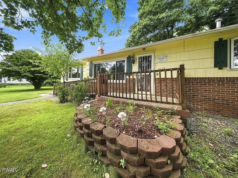 1055 Blue Ridge Ave — Photo 5