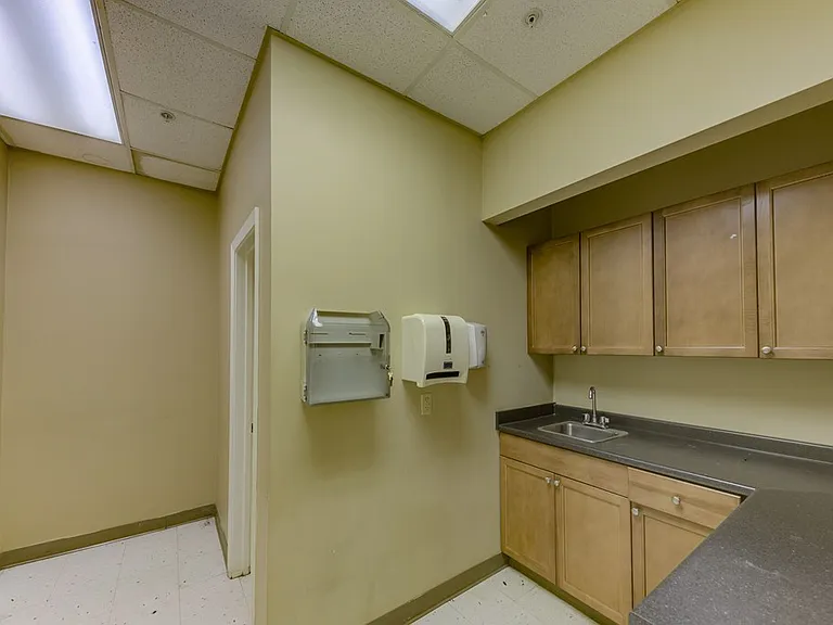 4075 Pemberton Pl — Photo 12