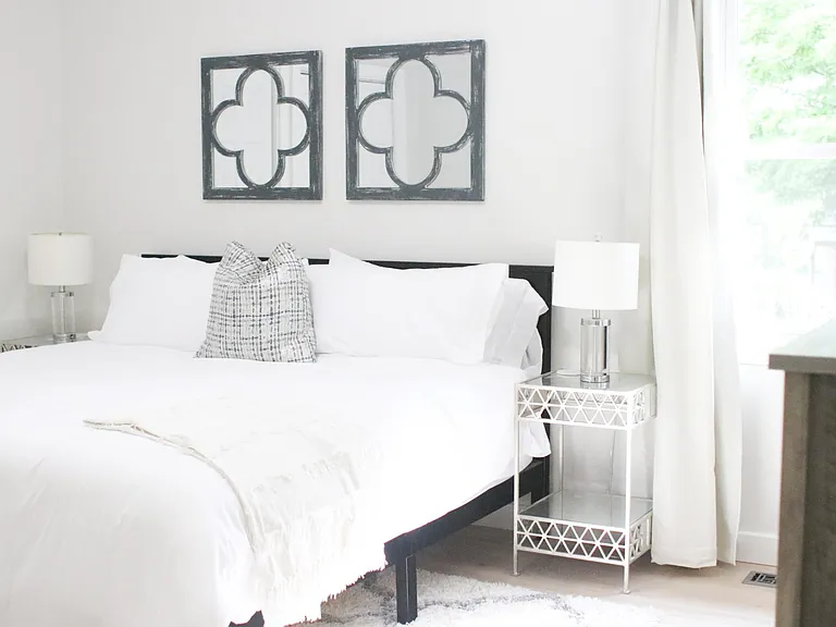 Master Bedroom - King Bed (New DreamCloud Mattress)