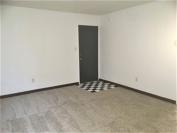 2nd image of 1543 2nd St