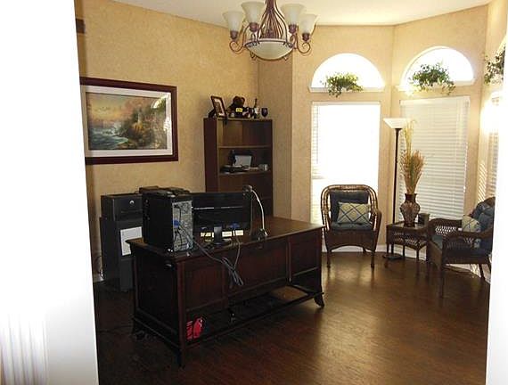 5th image of 5921 Longo Dr