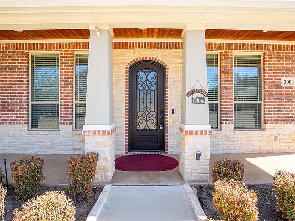 4th image of 300 Turner Cir